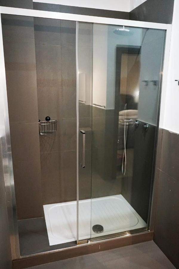 Re Di Smirne By Apulia Accommodation Bari Luaran gambar