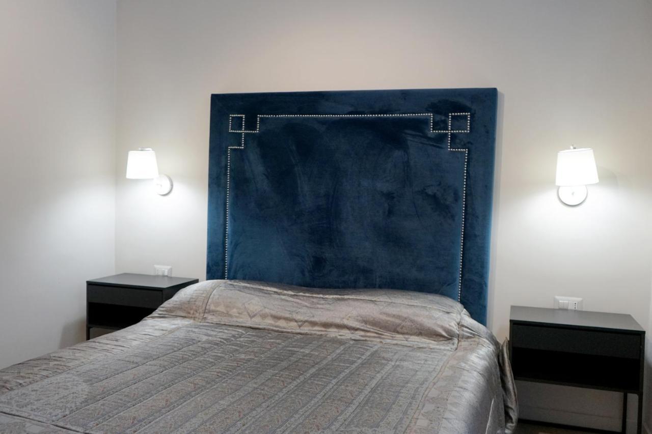 Re Di Smirne By Apulia Accommodation Bari Luaran gambar