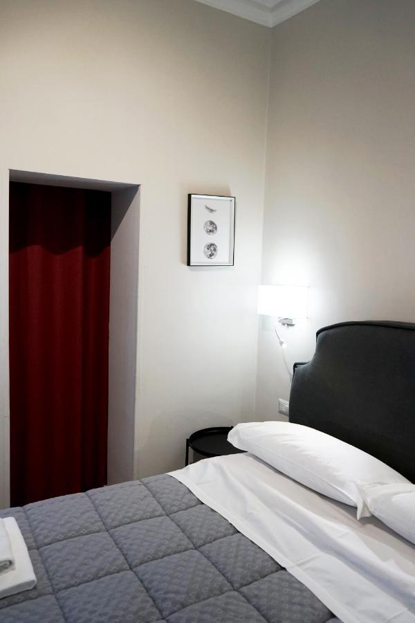 Re Di Smirne By Apulia Accommodation Bari Luaran gambar