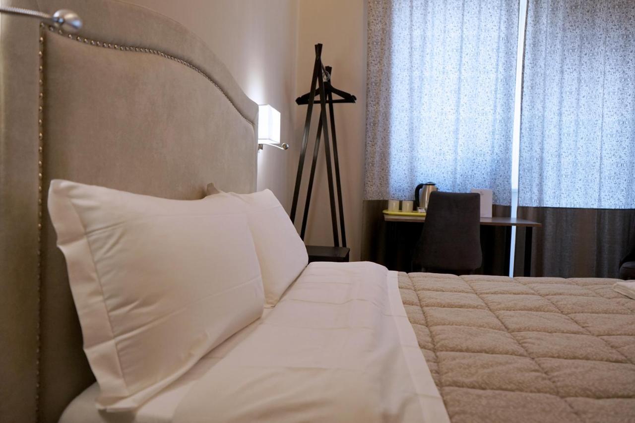 Re Di Smirne By Apulia Accommodation Bari Luaran gambar