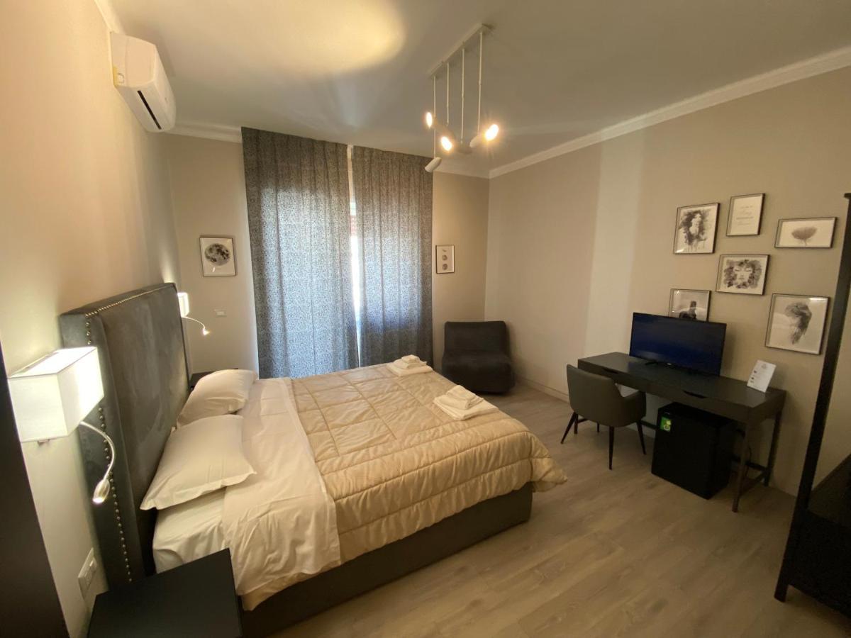 Re Di Smirne By Apulia Accommodation Bari Luaran gambar