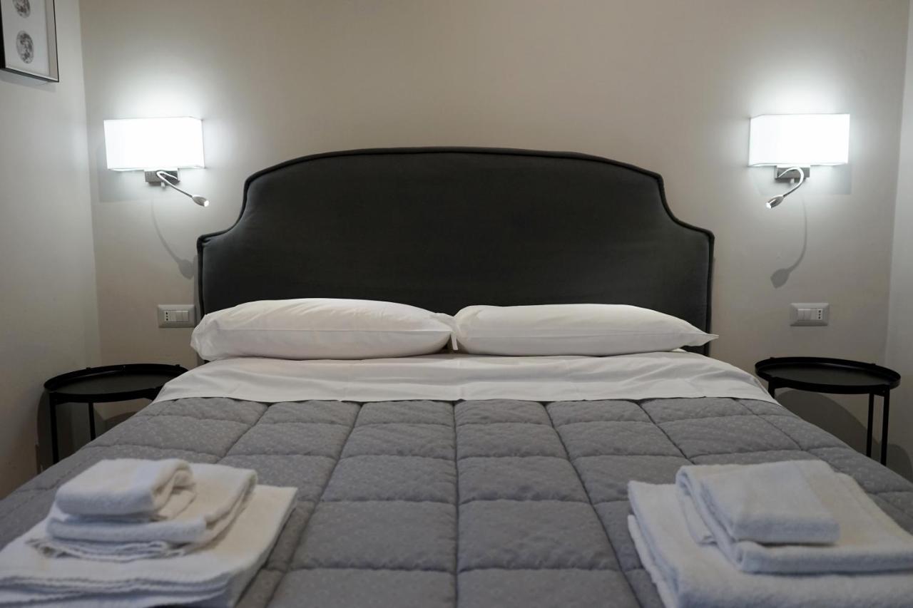 Re Di Smirne By Apulia Accommodation Bari Luaran gambar