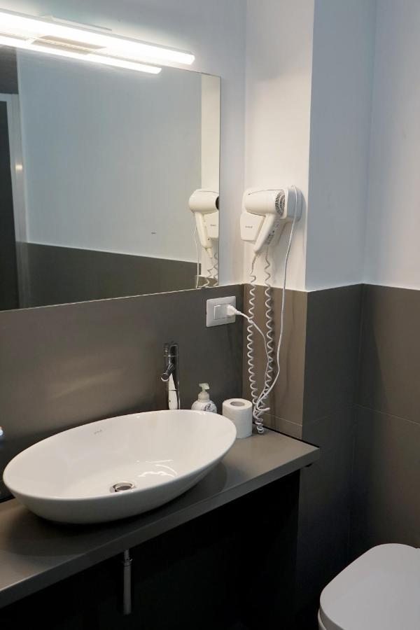 Re Di Smirne By Apulia Accommodation Bari Luaran gambar