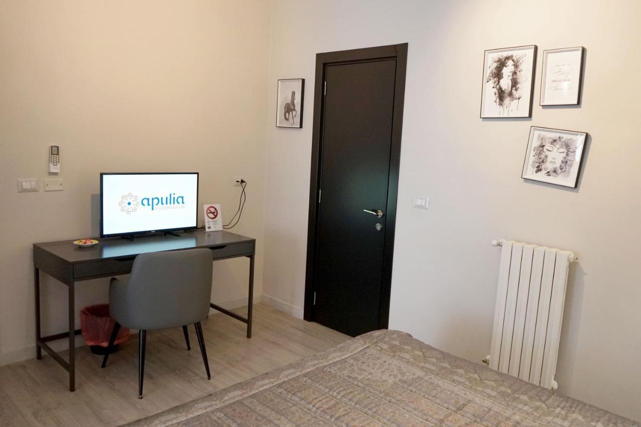 Re Di Smirne By Apulia Accommodation Bari Luaran gambar