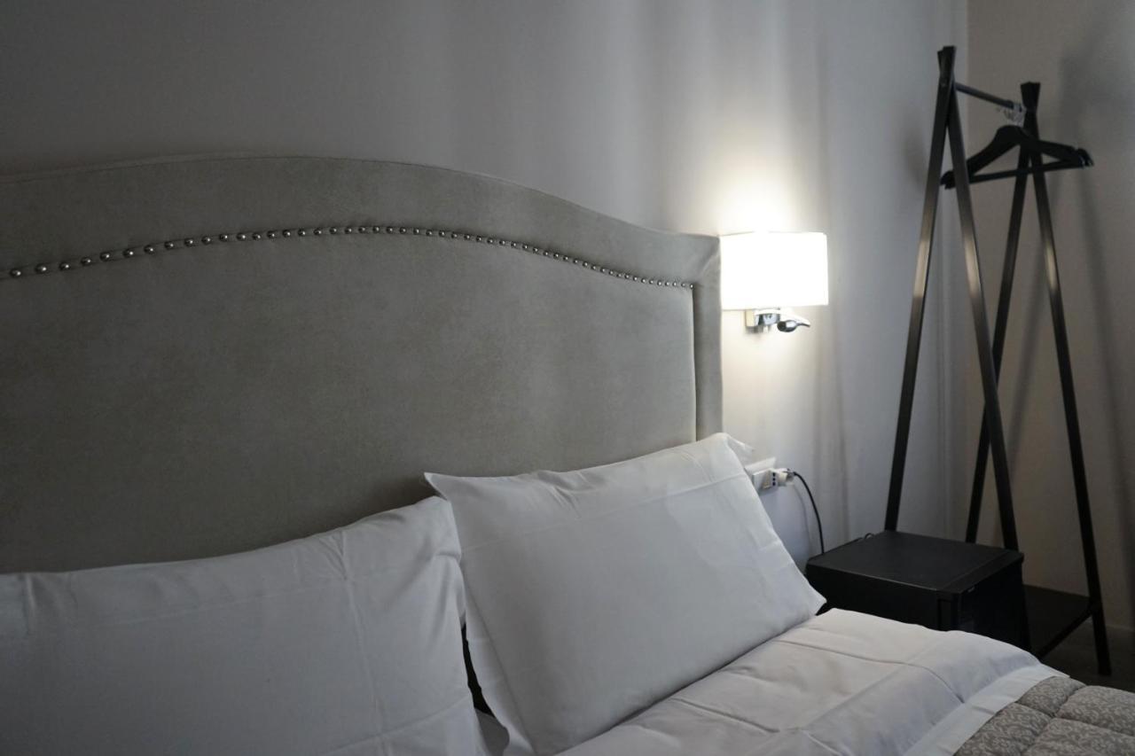 Re Di Smirne By Apulia Accommodation Bari Luaran gambar