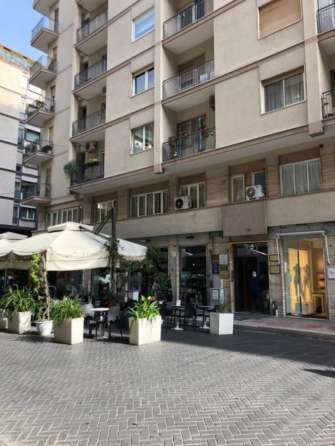 Re Di Smirne By Apulia Accommodation Bari Luaran gambar
