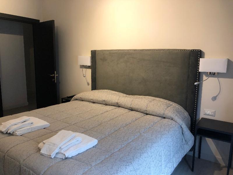 Re Di Smirne By Apulia Accommodation Bari Luaran gambar