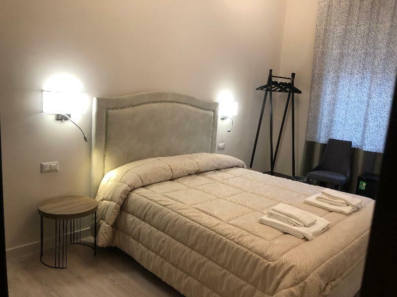 Re Di Smirne By Apulia Accommodation Bari Luaran gambar