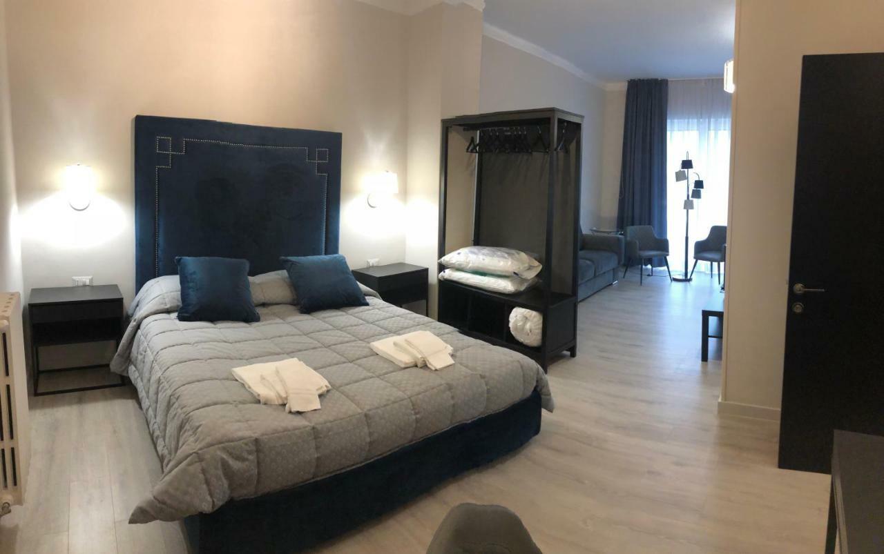 Re Di Smirne By Apulia Accommodation Bari Luaran gambar